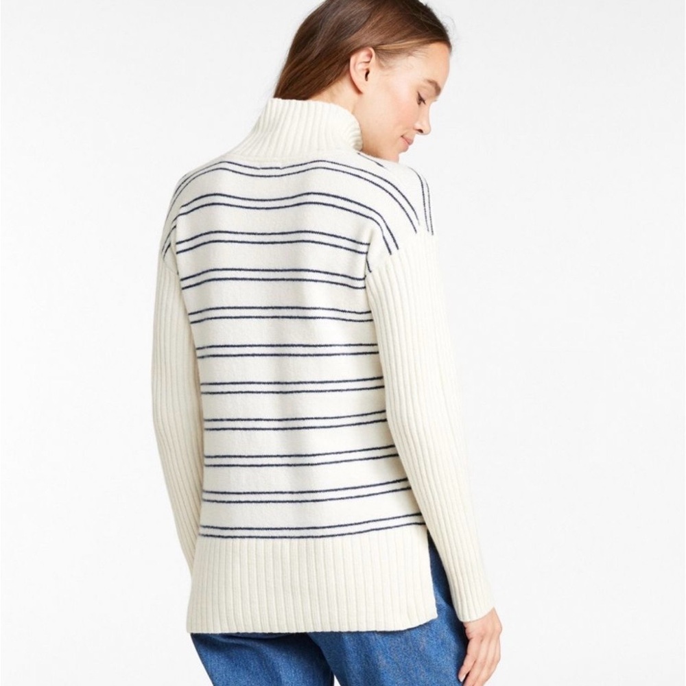 L.L.Bean Cream Wool Blend Striped Turtleneck Sweater Blue Stripe Ribbed Size M